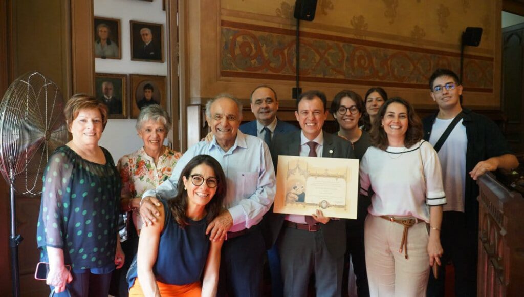Leia mais sobre o artigo Dr. João Salles Recebe Título de Irmão Remido da Santa Casa de São Paulo